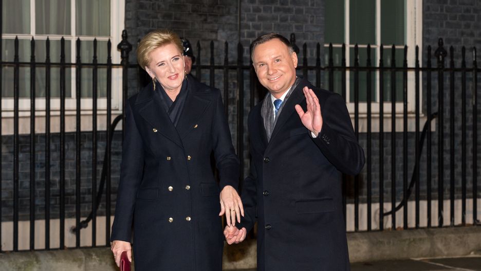 Pierwsza para wspiera WOŚP. Andrzej Duda przekazał przedmioty na licytację (Photo by WIktor Szymanowicz/NurPhoto via Getty Images)