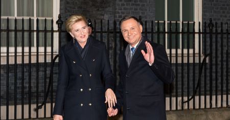 Pierwsza para wspiera WOŚP. Andrzej Duda przekazał przedmioty na licytację