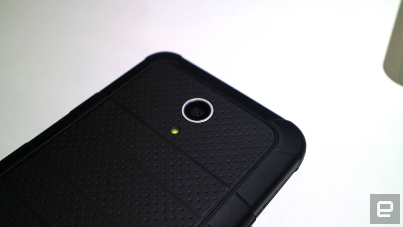 Kyocera pokazała smartfona z panelami słonecznymi. Znowu... 6