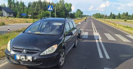 13-latek potrącony na przejściu. Szedł razem z ojcem