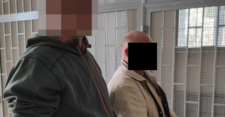 Warszawa. Znęcał się nad siostrą. Groził jej nożem