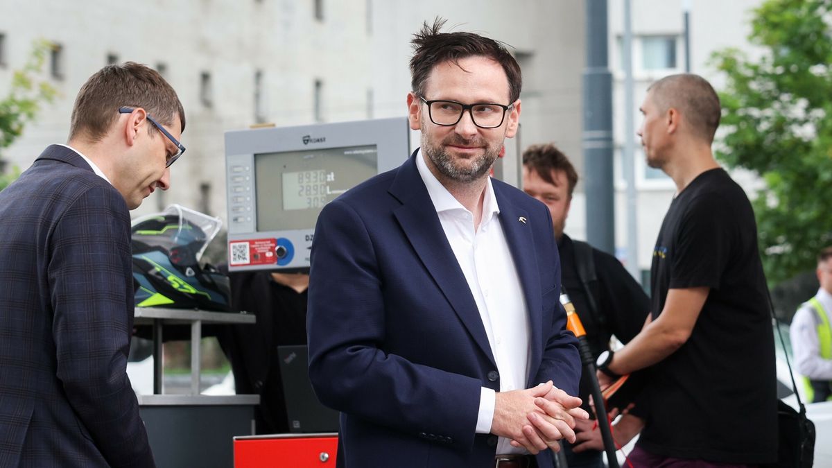 Konferencja Daniela Obajtka
23.06.2023 Warszawa Konferencja Daniela Obajtka na stacji paliw Orlen fot Jacek Dominski/REPORTER
n/z: Daniel Obajtek
Jacek Dominski/REPORTER
