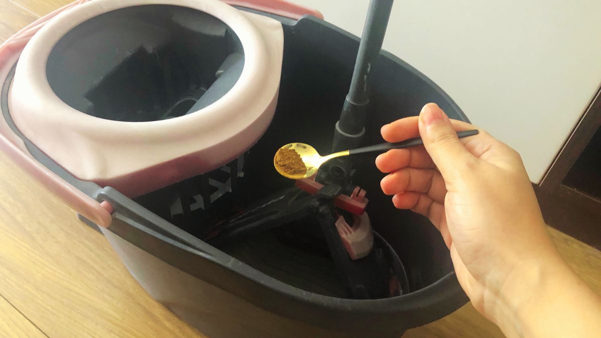 Do mycia podłóg przyda się mała ilość cynamonu