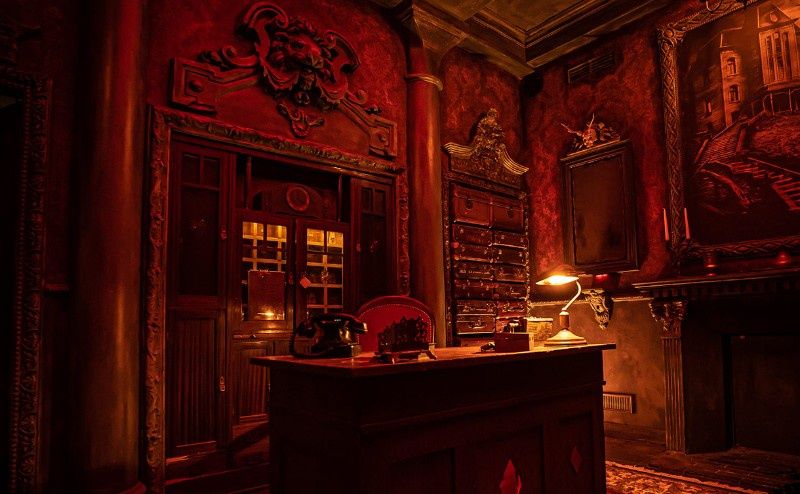 opuszczony pokój escape room gabinet
