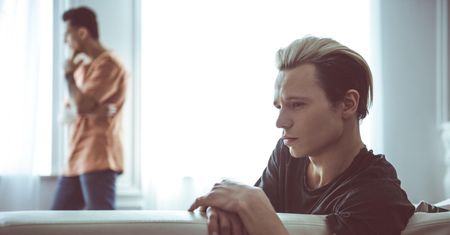 Żonaty gej: "Wszystko się we mnie kłóci, liczę na rady". Psycholog odpowiada