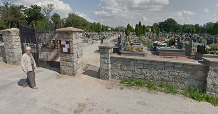 Makabryczne odkrycie na cmentarzu. Ktoś zakopał noworodka