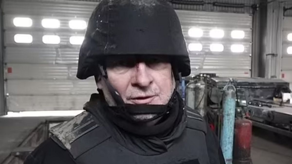 Korespondent Stuart Ramsay został trafiony kulą podczas jazdy samochodem, wioząc swoją załogę do Kijowa. 