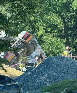 Ciężarówka przewróciła się podczas rozładunku. Nie żyje 69-latek