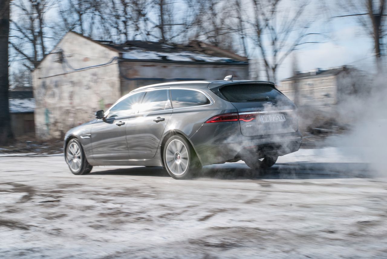 Czy oprócz charakteru oferuje coś więcej? Jaguar XF Sportbrake 25t Portfolio