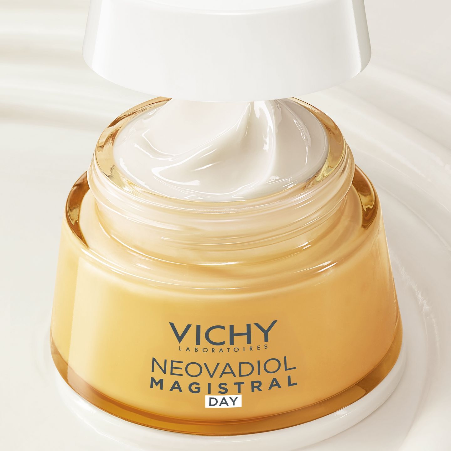Vichy-Neovadiol-Magistral Day Balm