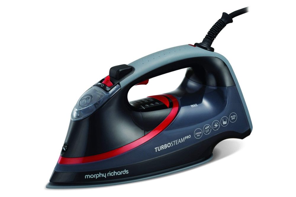 Żelazko Morphy Richards Turbosteam Pro potrafi idealnie zwilżyć prasowany materiał