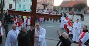 Droga Krzyżowa w Skokach. Nabożeństwo na ulicach miasta