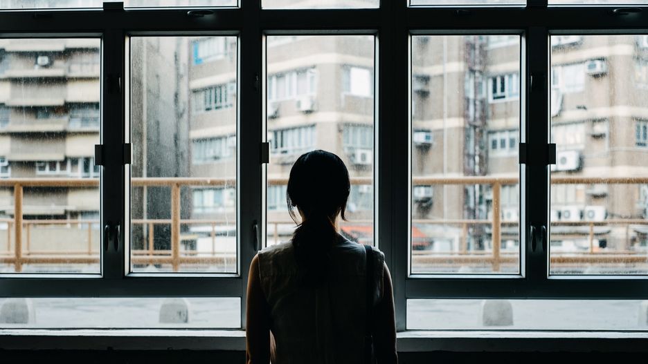 W czasie pandemii koronawirusa możemy czuć się bardziej samotni niż zwykle