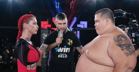 Pojedynek płci w MMA. Stanęła naprzeciw... 240-kilogramowego blogera