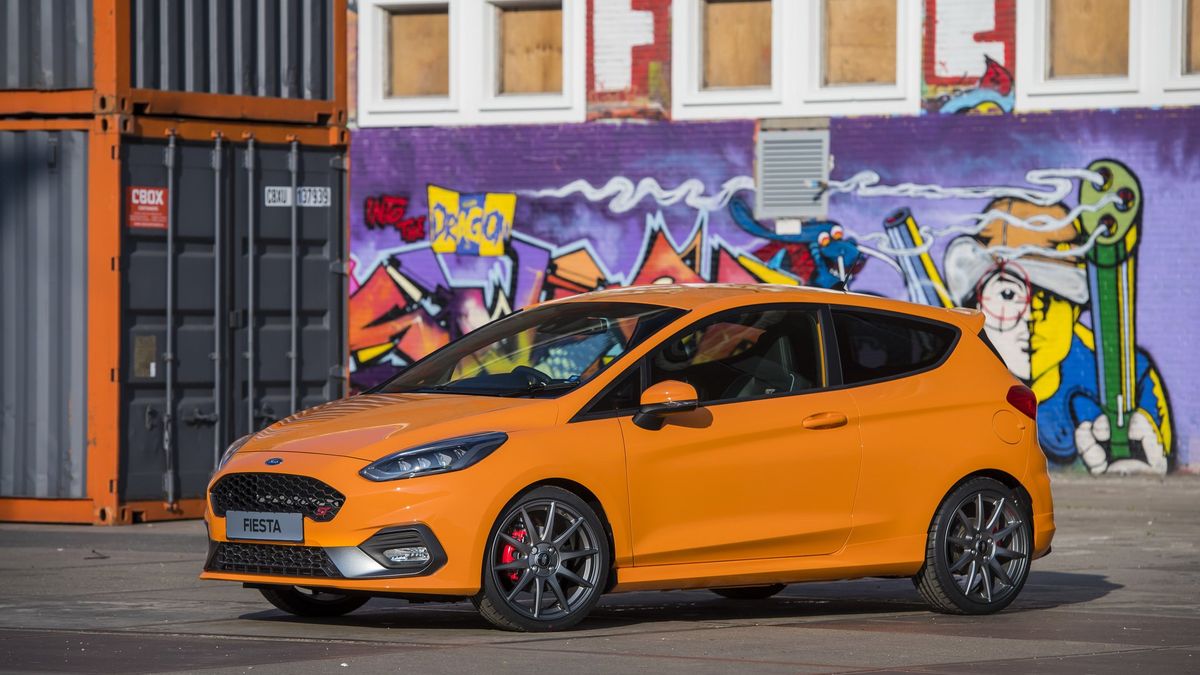 W pomarańczy też wygląda świetnie.