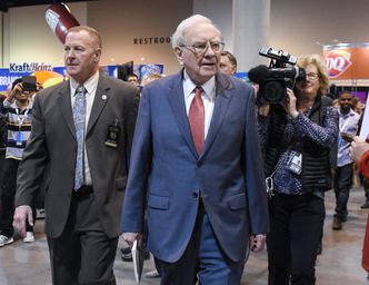 Warren Buffett pokazuje portfel. Ma ponad 12,5 mld dol. w dwóch nowych spółkach