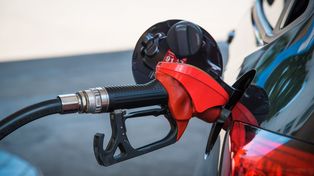 Ropa na najwyższych poziomach od lat. Eksperci ostrzegają przed nową falą inflacji