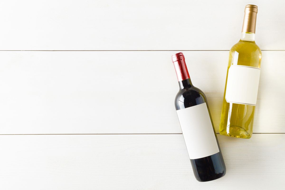 Jak otworzyć wino bez korkociągu?