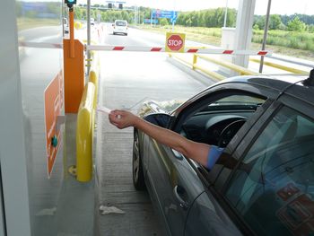 Autostradą A1 nad morze za darmo? Nieprecyzyjne zapowiedzi ministerstwa denerwują kierowców
