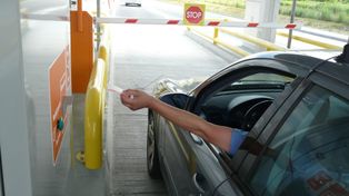 Autostradą A1 nad morze za darmo? Nieprecyzyjne zapowiedzi ministerstwa denerwują kierowców
