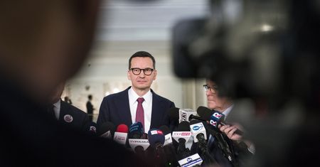Afera wizowa. Zawiadomienia do Prokuratury. Na liście były premier