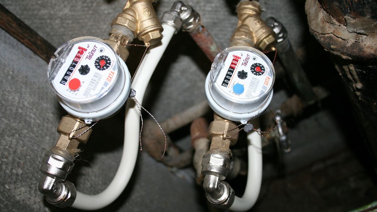 Pewne małżeństwo z Widzewa (woj. łódzkie) musi zapłacić Zakładowi Wodociągów i Kanalizacji aż 28 tys. zł. rachunku za wodę. 