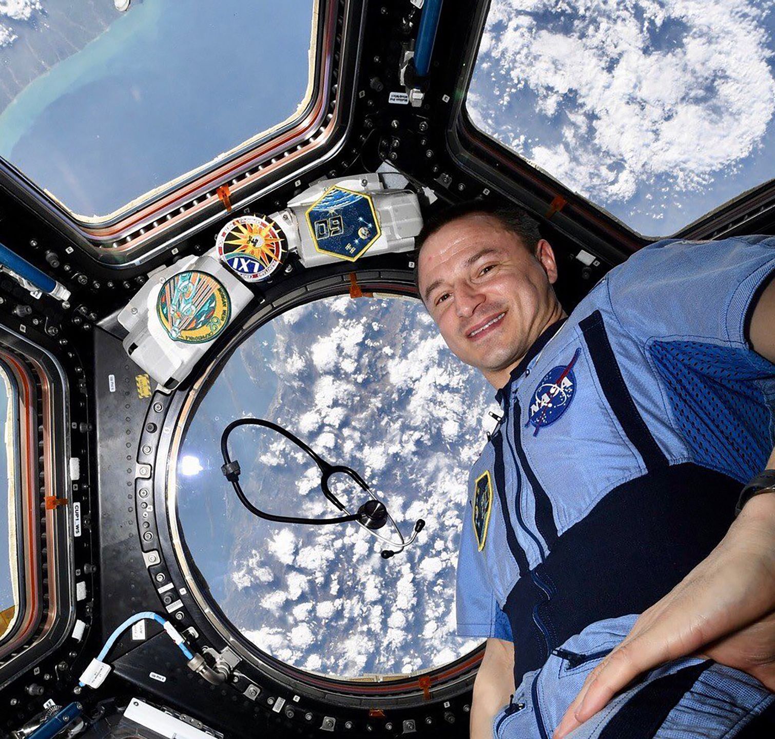 Zdjęcie astronauty obiega cały świat. Tak dziękuje lekarzom za walkę z COVID-19 1