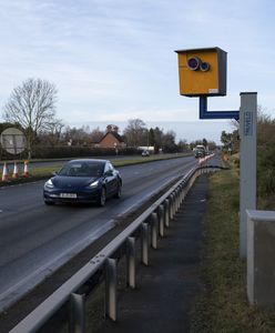 Połowa fotoradarów na Wyspach nie działa. "Rzeź na drogach"