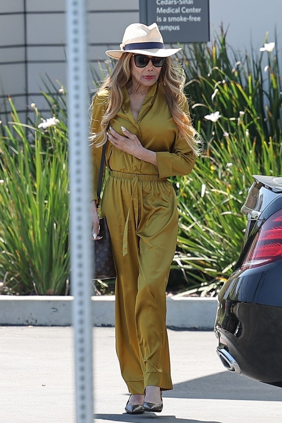 La Toya Jackson przechadza się ulicami Beverly Hills