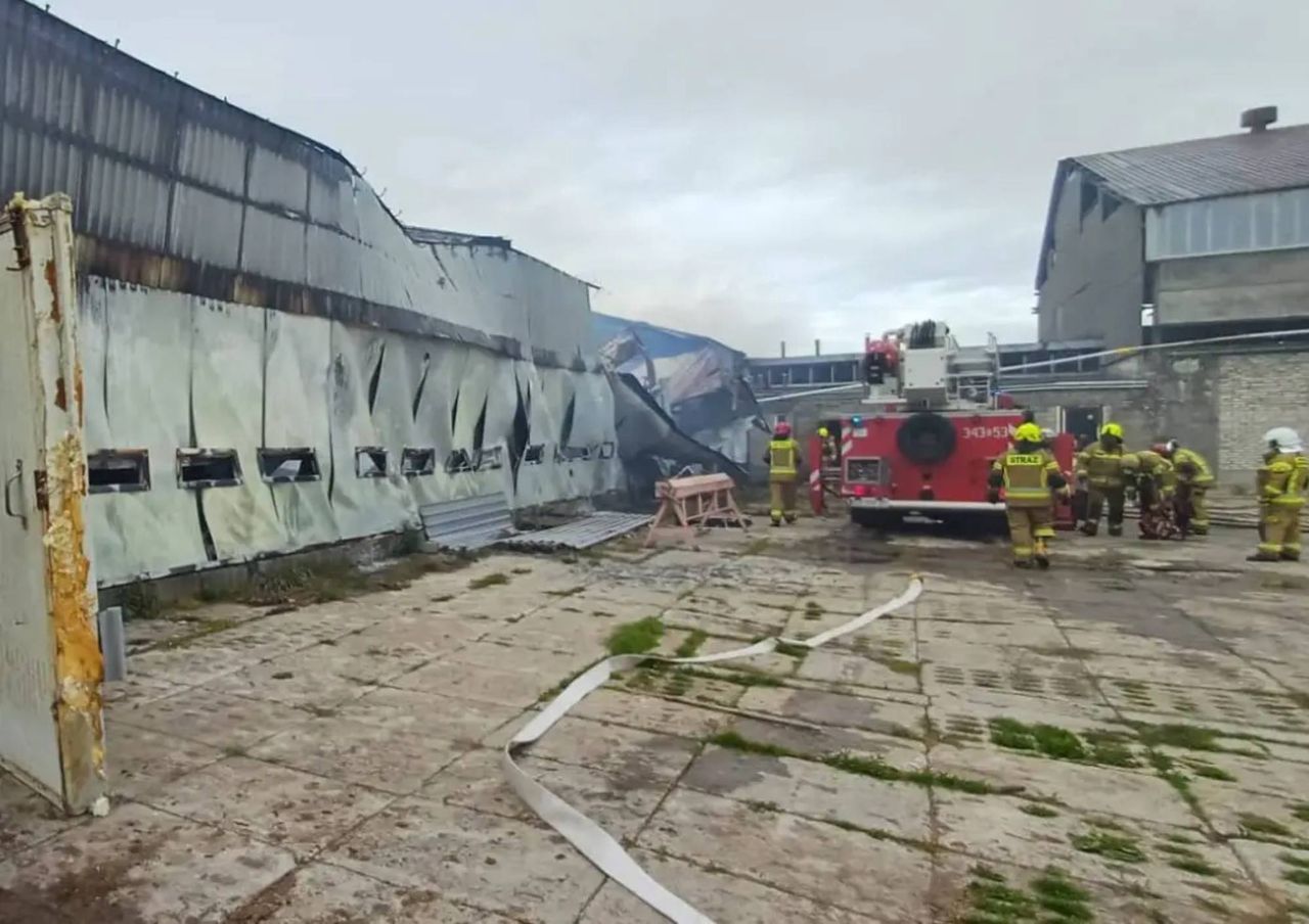 Pomorskie: Gigantyczny pożar kurnika. 38 tys. kur pochłonął ogień