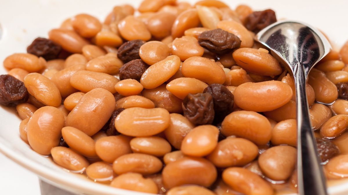 Prosta fasola z suszonymi śliwkami