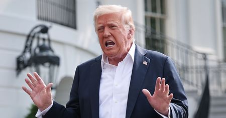 Trump mści się na gazecie. Rzeczniczka Białego Domu ogłosiła decyzję