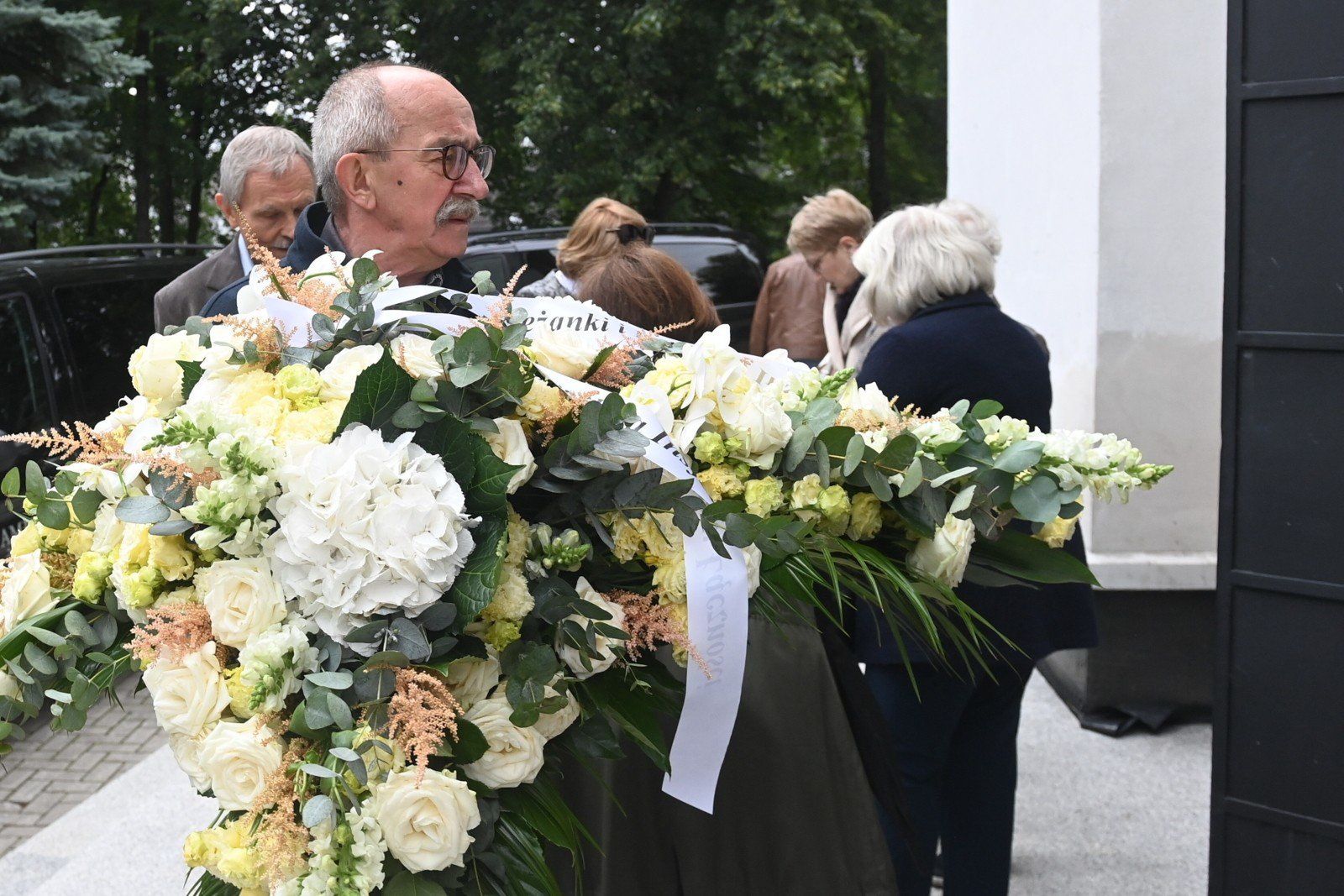 Krystyna Palmowska spoczęła w Alei Zasłużonych na Powązkach Wojskowych.