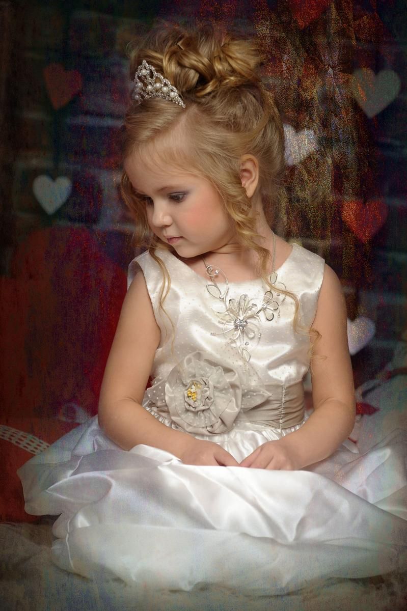 Fryzury komunijne to przede wszystkim dodatki