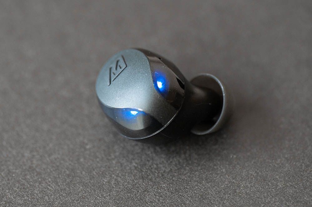 MEE audio X10 - dobre słuchawki do telefonu