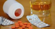 Nigdy nie łącz tych leków z alkoholem. Chodzi nie tylko o środki na receptę