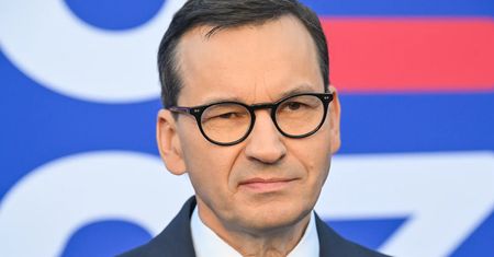 Morawiecki do Tuska: oddam panu 2 złote od pani Danuty z Kraśnika