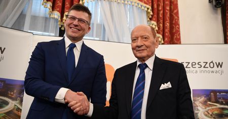 Prezydent Rzeszowa zrezygnował. Wskazał następcę. Reakcja opozycji