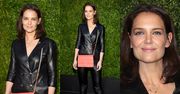 Odpicowana Katie Holmes flirtuje z obiektywami na imprezie Chanel