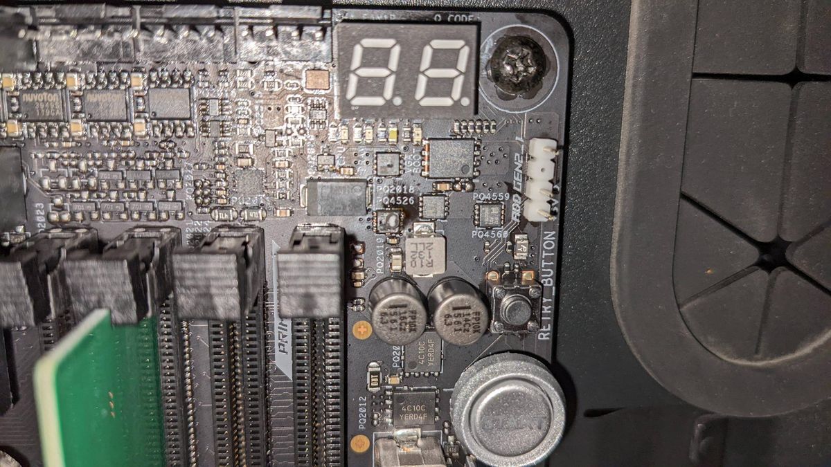 Uszkodzony ASUS Maximus Z690 Hero