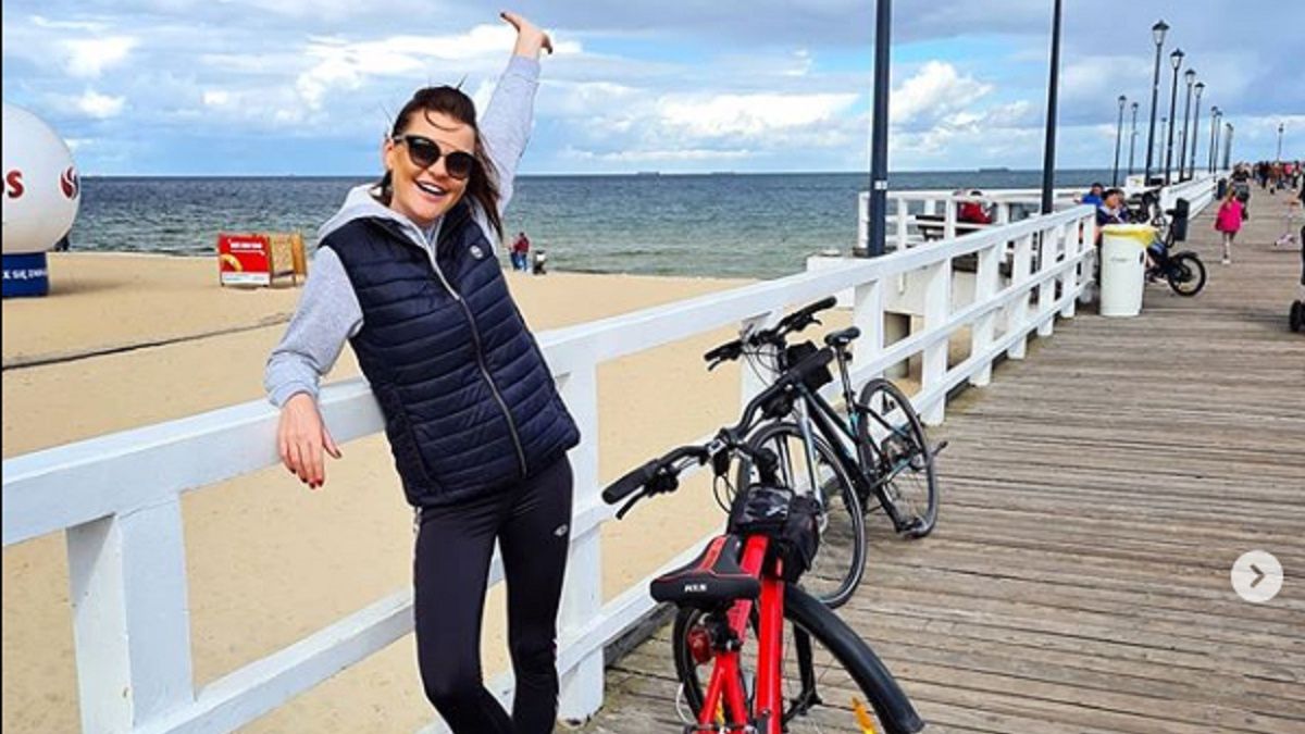 Macierzyństwo służy Agnieszce Radwańskiej. Uśmiechnięta od ucha do ucha wypoczywa nad polskim morzem. Była tenisistka spędza cudowne chwile z małym synkiem. 