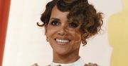 56-letnia Halle Berry pozuje w bikini. Fani pieją z zachwytu: "Twoje piękno PRZETRWAŁO PRÓBĘ CZASU" (FOTO)