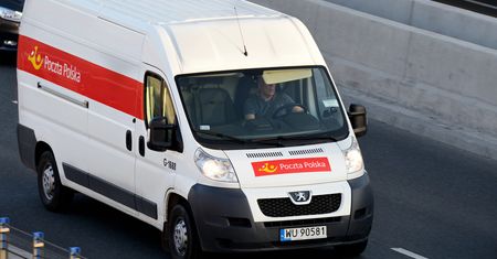 Zrobiłeś zakupy poza UE? Poczta sama zgłosi twoją paczkę do skarbówki