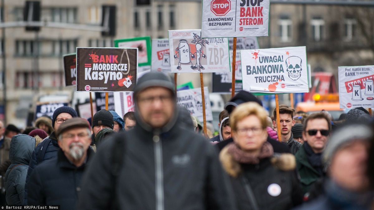 Frankowicze wciąż walczą z bankami o ich zdaniem oszukańcze przepisy.