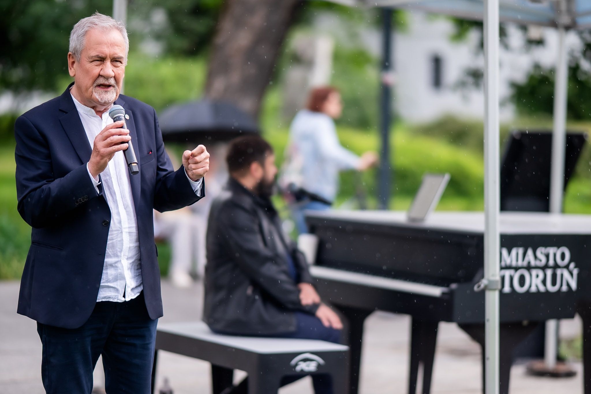 Koncert piosenek Jacka Kaczmarskiego w Toruniu. 