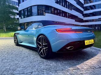 Aston Martin DB12 Volante. Kabriolet elegancki w każdym calu