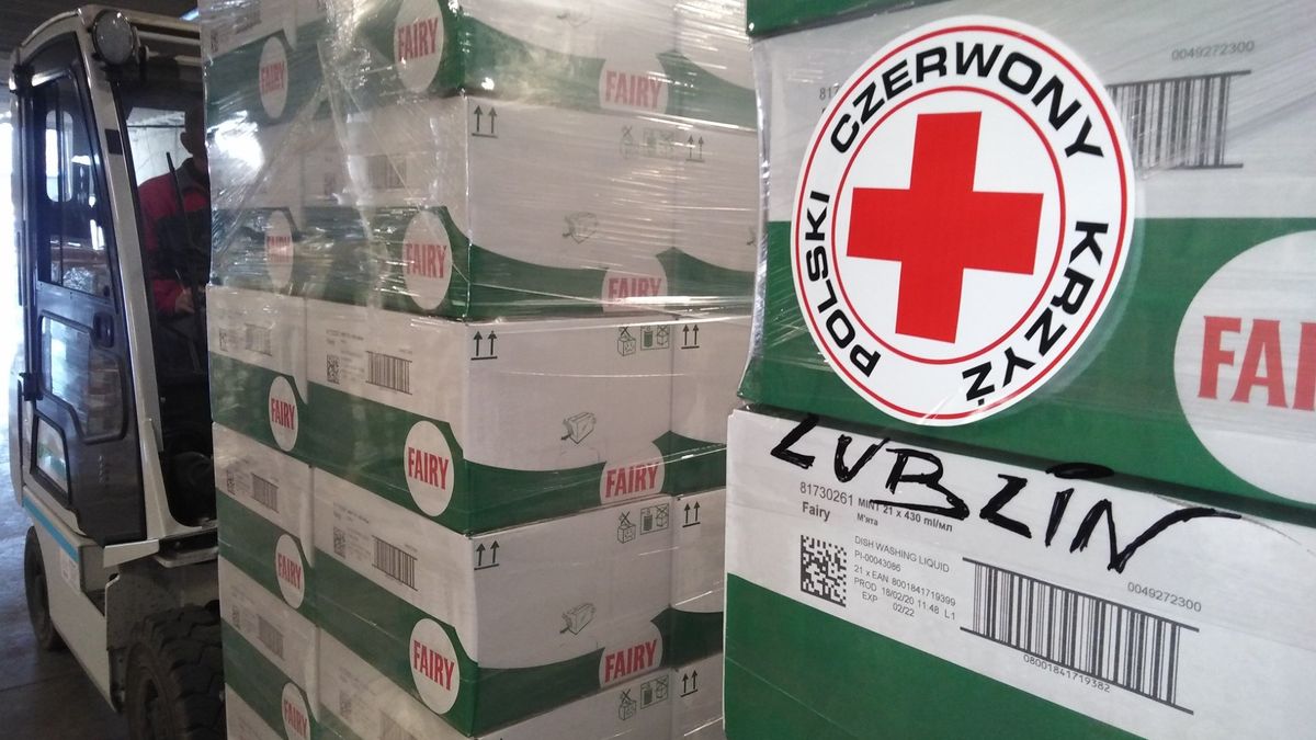 Procter&Gamble na polskim rynku funkcjonuje już od ponad ćwierć wieku i od lat współpracuje z Polskim Czerwonym Krzyżem oraz Naczelną Radą Pielęgniarek i Położnych.
