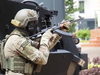 Atak terrorystyczny na Uniwersytecie Łódzkim. Zobacz, jak policja i służby ratunkowe szkolą się na wypadek takiego zdarzenia
