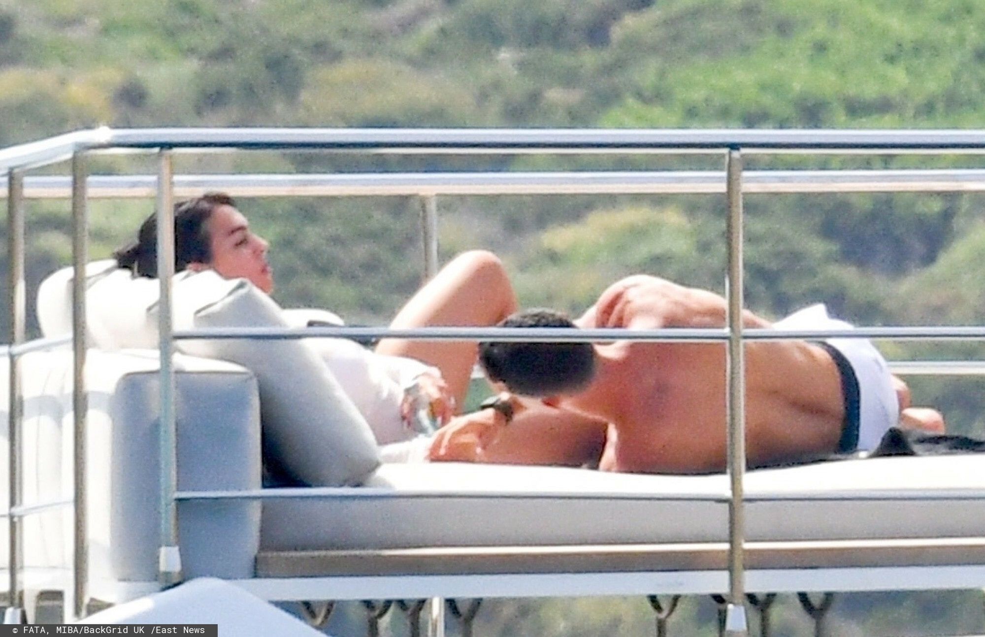 Georgina Rodriguez i Cristiano Ronaldo wypoczywają na rodzinnych wakacjach