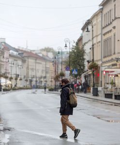 Warszawa. Krakowskie Przedmieście zamknięte. Kręcą film
